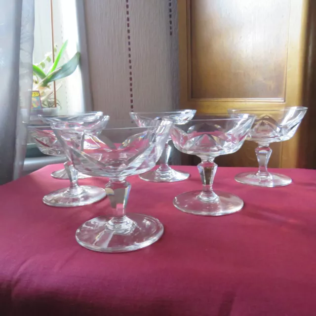 6 coupes à champagne en cristal de baccarat modèle Chartres signée