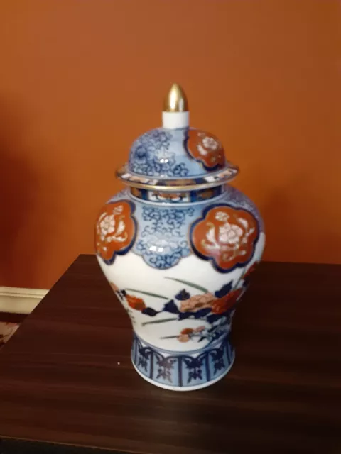 STUNNING Antique~Imari Hand Painted Porcelain Ginger Jar Vase~ with lid
