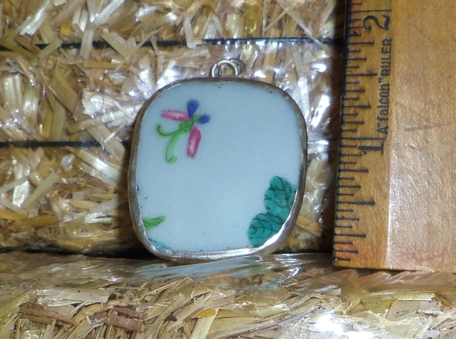Chinese design broken porcelain pottery shard pendant focal 42mm bead S439