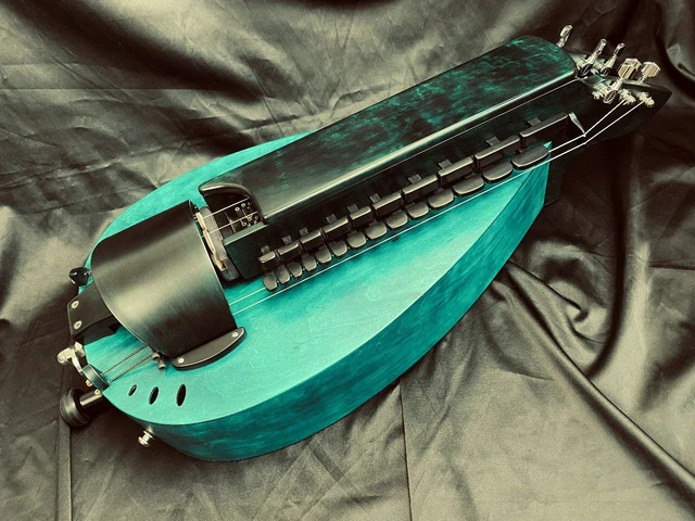 Hurdy-Gurdy Model Hog / Emerald Green / 24 keys / Ukrainian Lira 8