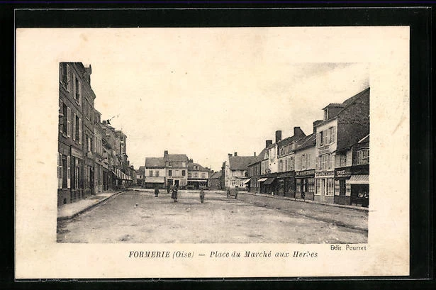 CPA Formerie, Place du Marché aux Herbes