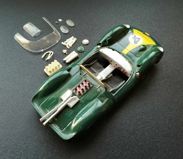 AUTO VINTAGE 1/24 N° 73 SEAT1200 SPORT