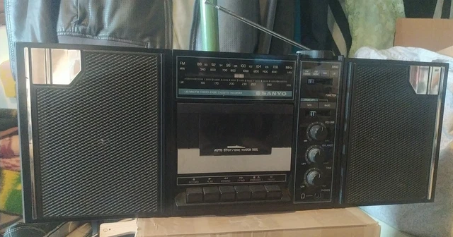 Radio-cassette Vintage SANYO M W211LU – Fonction Radio OK, Lecteur Cassette HS, Pour Pièces