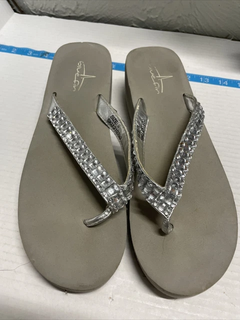 Blue Fin Women's Gray with Rhinestones Wedge Flip-Flop Sandals US Size 9