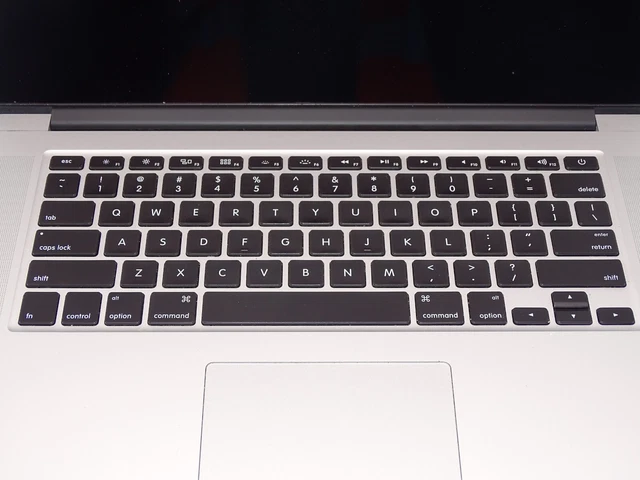Apple MacBook Pro MJLQ2LL/A 15.4", Intel i7, 16GB, 256GB SSD - *FAULTY SPEAKERS* 3
