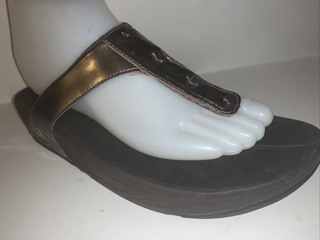 Fitflop Womens 8 (39) Bronze Patent Jeweled  Thong Wedge Classic Sandals