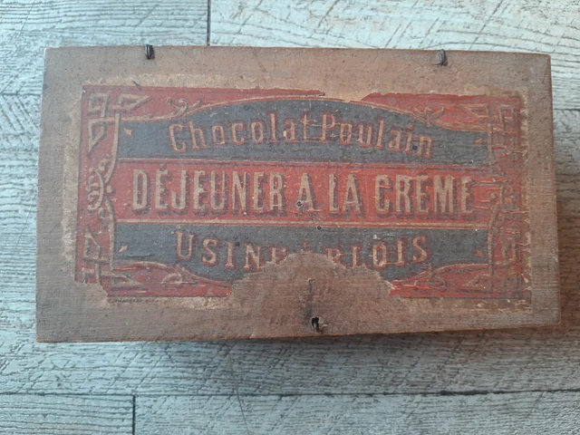RARE BADGE ANNEES 50 CHOCOLAT POULAIN *STADE CADURCIEN