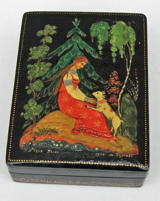 1978 ANTIQUE HAND Painted Russian Lacquer Box Signed PapierMache 95