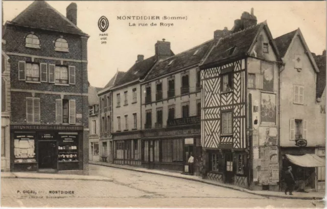 CPA MONTDIDIER Rue de Roye (25178)