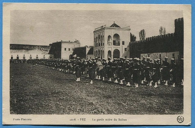 CPA : MAROC - FEZ - La garde noire du Sultan / 1935