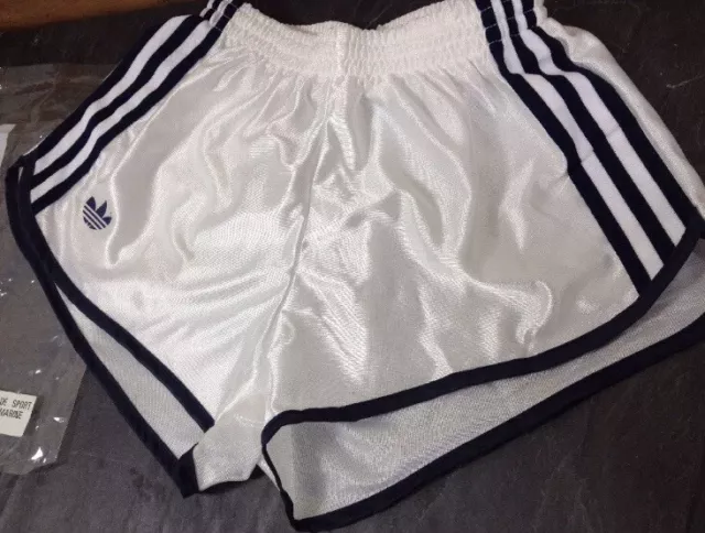 Pantalones cortos deportivos de fútbol ADIDAS vintage década de 1980 brillo brillante nuevos con etiquetas para hombre 30" pequeños XS OG 3