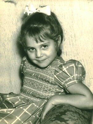 Photo ancienne portrait enfant  adorable petite fille 