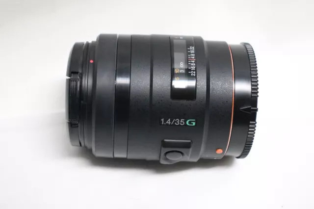 Sony SAL35F14G - G Series Wide Angle 35mm f/1.4 G Standard Autofocus 3