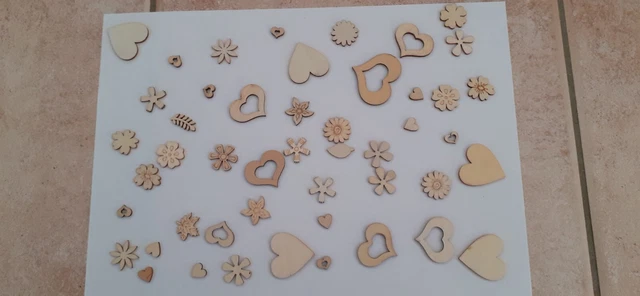 Lot de décorations en bois pour table