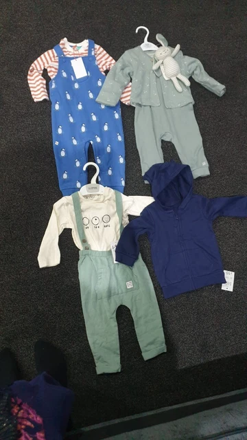 Bellissimo pacchetto vestiti bambino taglia 6-9 mesi