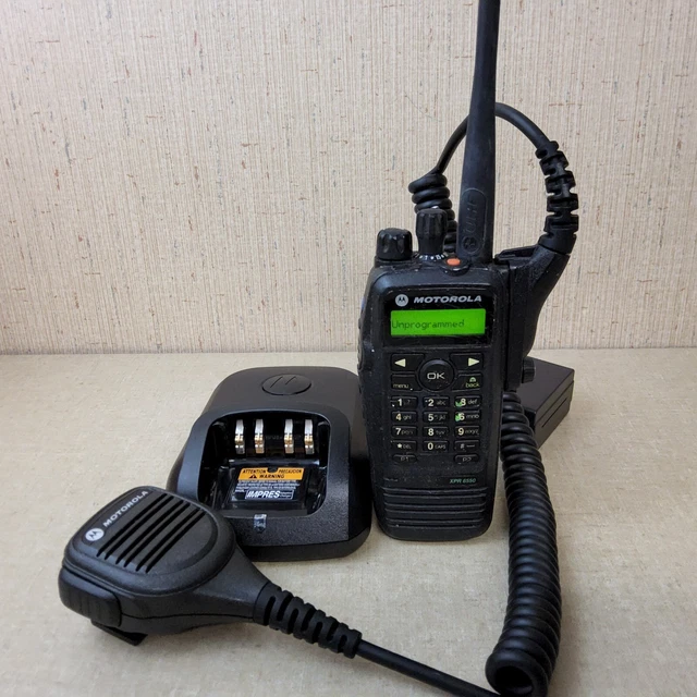 MOTOROLA IMPRES XPR 6550 UHF Radio Handset Charger 212.50 PicClick