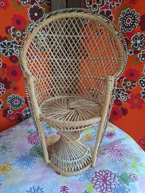 Ancien Petit Fauteuil Pour Poupée Bleuette • Porcelaine • 15 Cm