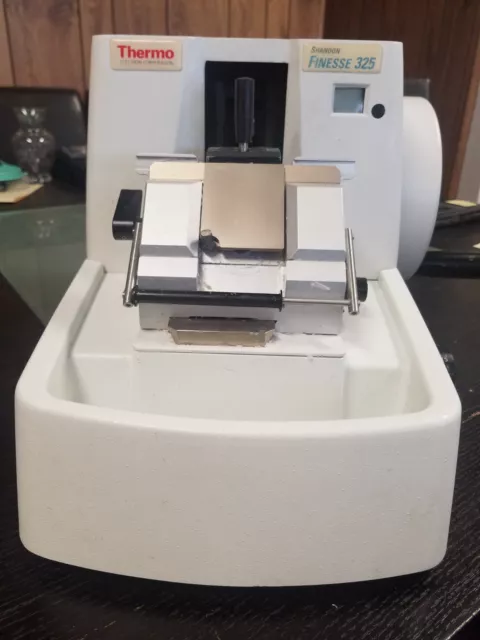 Shandon Finesse 325 Microtome