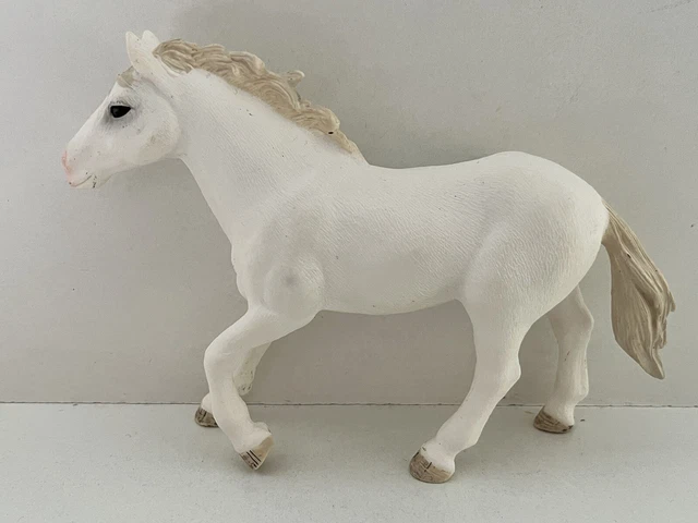 stallone-schleich-appaloosa-bianco-edizione-speciale-stallone-cavallo