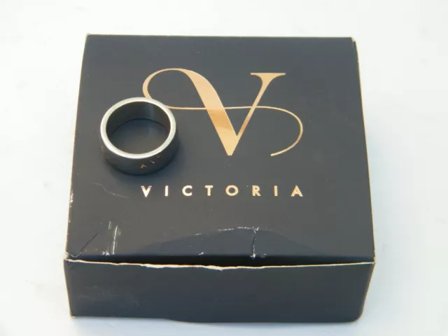Belle bague anneau Victoria femme taille 55 (diamètre 17,2 mm), largeur : 8mm.