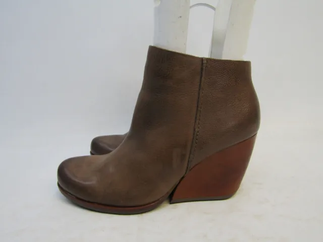 Kork Ease Womens Size 7.5 M Brown Leather Zip Ankle Fashion Boots Bootie