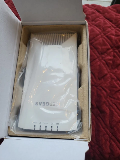 NETGEAR EX7500-100UKS Nighthawk X4S Router - White 6