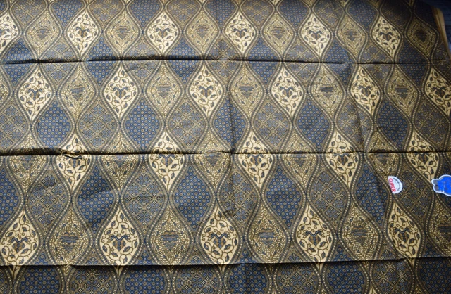 1228  Beautiful Indonesian Batik cotton sarong, Soga Genes, tan & navy losenges