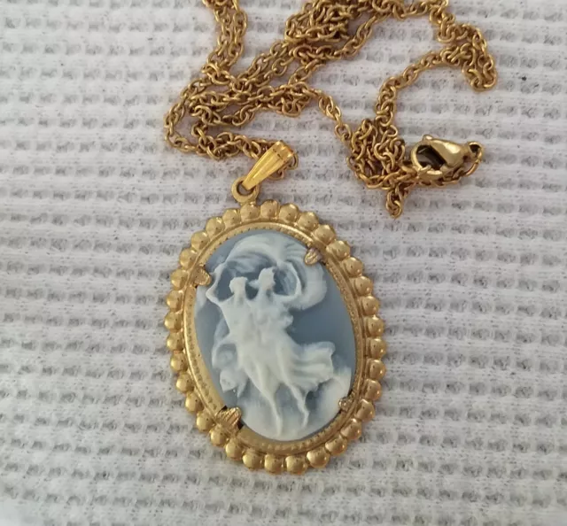 Vintage CAMEO PENDANT Victorian Style Victorian Revival Jewelry