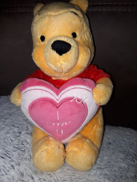 Doudou peluche Winnie l'ourson Disney Coeur I Love You, nicotoy tbe 25cm assis