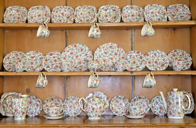 Two Vintage Royal Winton Grimwades Old Cottage Chintz 9" Plates Excellent