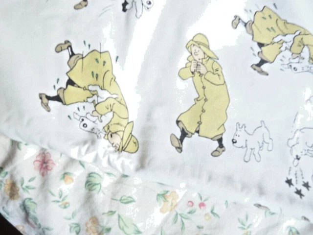 COUPON TISSU  Tintin  64 X 85 cm ( HERGE / MOULINSART ) EUR 18,00 - FR