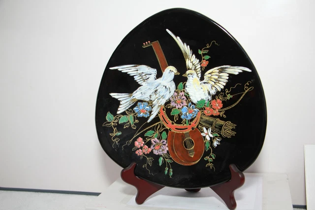 Assiette Décorative en Faïence  d'Art EMAUX de LONGWY N° 3522 PASTOURELLE 