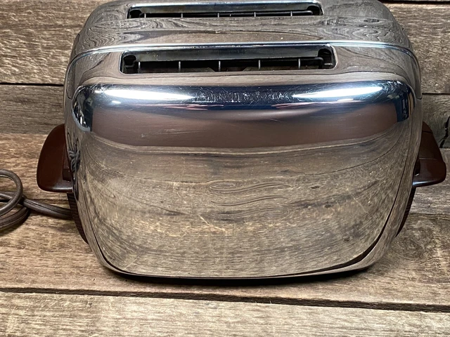 Vintage GENERAL ELECTRIC 2 Slice Toaster Chrome & Bakelite GE139T82 Working VGC
