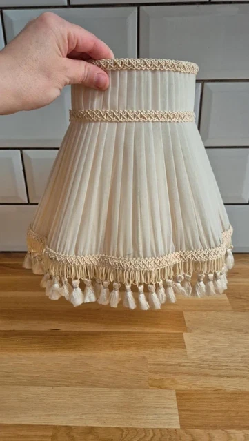 Abat-jour Victorien à Franges En Soie Dorée - Style Downton Abbey - Diamètre 55 Cm (22 Pouces) - Neuf - Décoration Romantique Et Chic