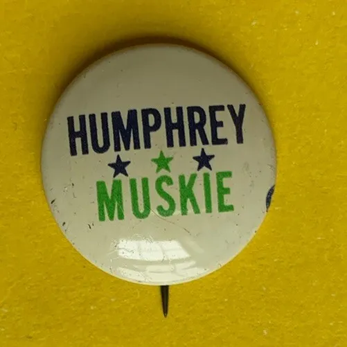 1968 Hubert Humphrey Vintage US Political button pin Campaign badge presidential