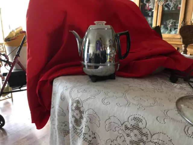 https://www.picclickimg.com/OI0AAOSwqnBlT8eY/Vintage-1950s-General-Electric-GE-Automatic-Pot-Belly-Percolator.webp