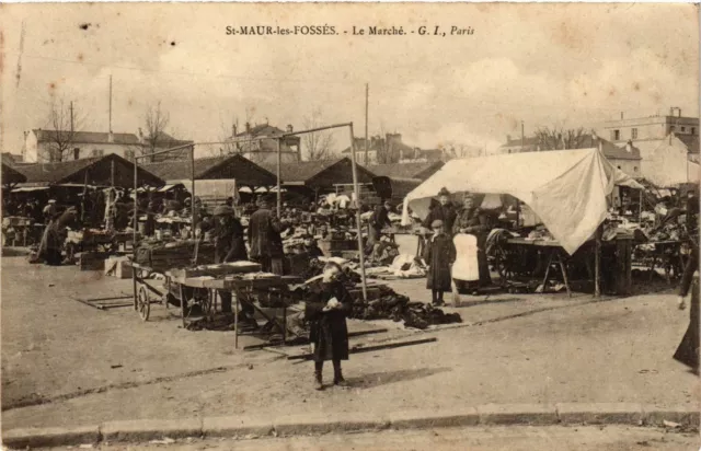 CPA AK ST-MAUR-les-FOSSÉS Le Marché (860757)