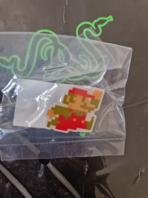 Nintendo 8Bit Super Mario Anstecker Pin  Retro SNES Gamescom Merch RAR OVP