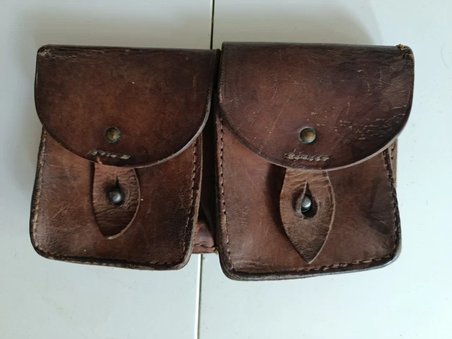Lot De 2 Anciennes Cartouchières De Chasse En Cuir – Objet Vintage – Occasion