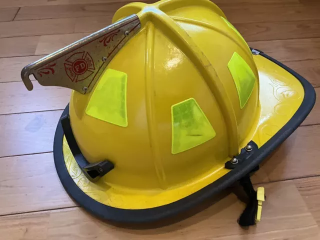 Us Firefighter NFPA Standard Helmet Good Condition