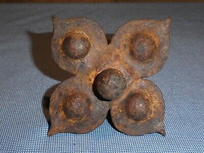 18th C RARE EARLY OLD WROUGHT IRON PRIMITIVE DECORATIVE NAIL SPIKE DOOR HARWARE 3