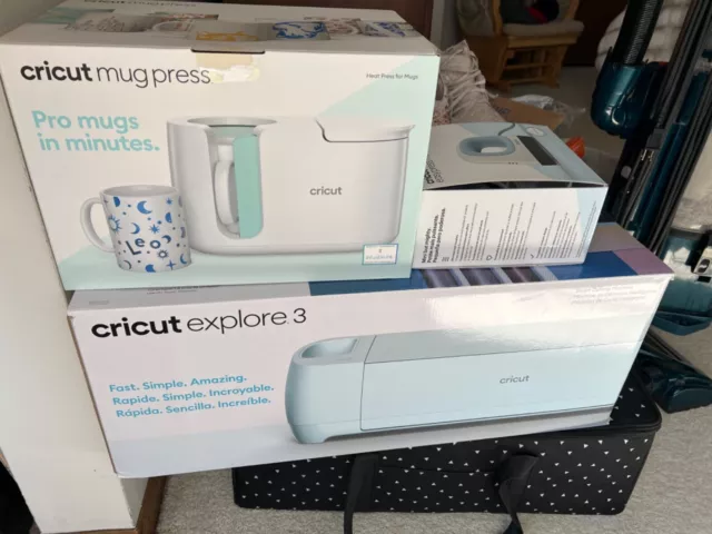 cricut explore 3 and accessories and materials
