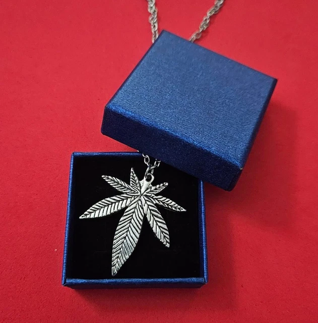 Collier Argent 925 Avec Pendentif Feuille – Strass Irisés Multicolores (rainbow) – Chaîne 50 Cm, Occasion – Style Années 30
