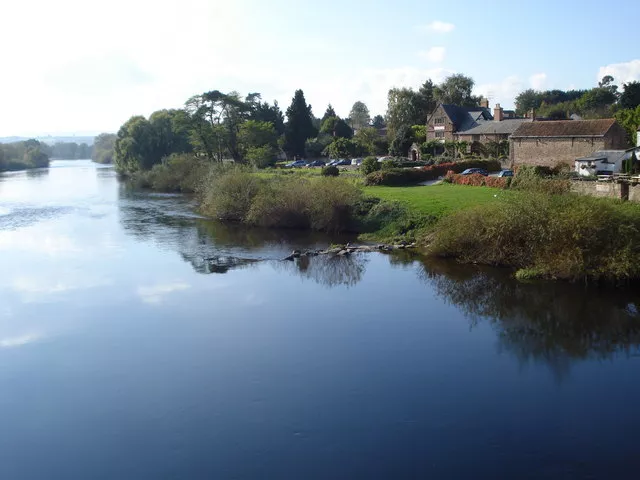Photo 6x4 River Wye at Wilton Ross-on-Wye From the Wilton Bridge looking  c2007