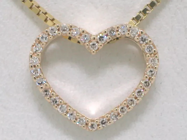 Diamant Anhänger Gelbgold Herz Anhänger 30 lupenreine Diamanten 0,10ct
