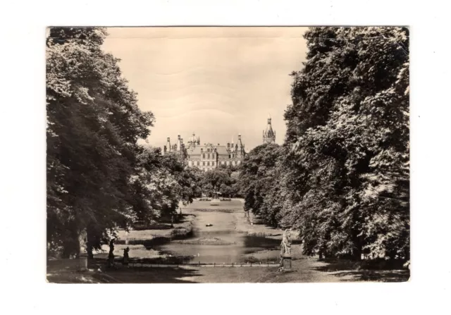 AK Ansichtskarte Schwerin / Blick auf den Kreuzkanal und das Schloss