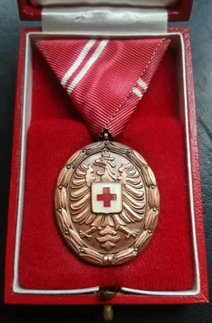 ✚9065✚ Austria post WW2 Medal for Meritorious Service to Blood Transfusion cased