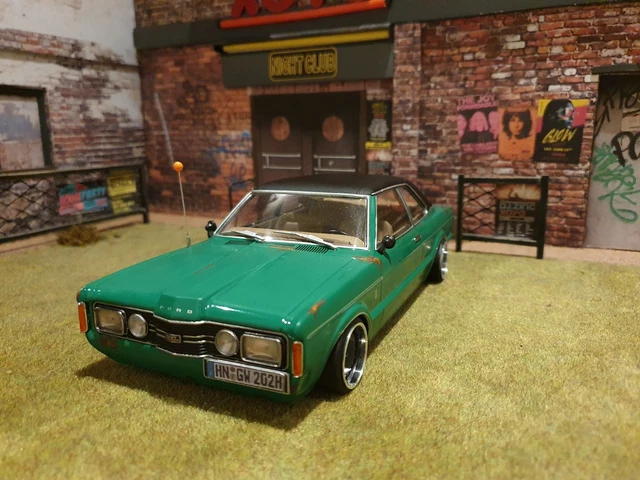 FORD TAUNUS GXL VERSION SALIE DU FILM BANG BOOM BANG VERT/NOIR