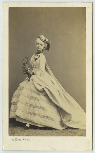 CDV 1860-70 A. Ken. L'actrice Emma Fleury (épouse Franceschi). Comédie Française