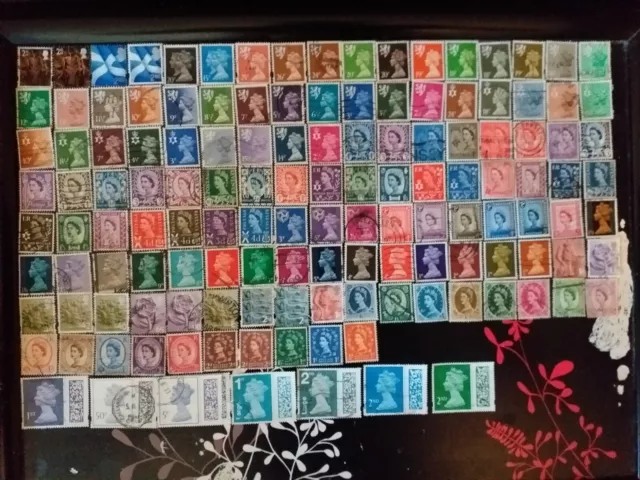 300 GB QEII Machins, Wildings & Regionals all different off paper see scans